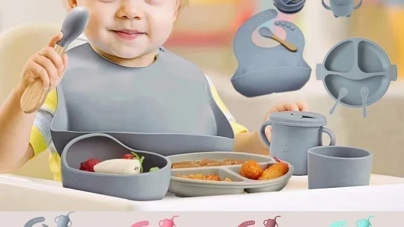 Conjunto de silicone 8 peças para bebê e criança. Talheres, Babador, Prato com ventosa.