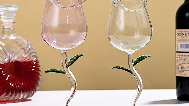 Taça Formato Botão de Rosa com Haste Curva 150ml